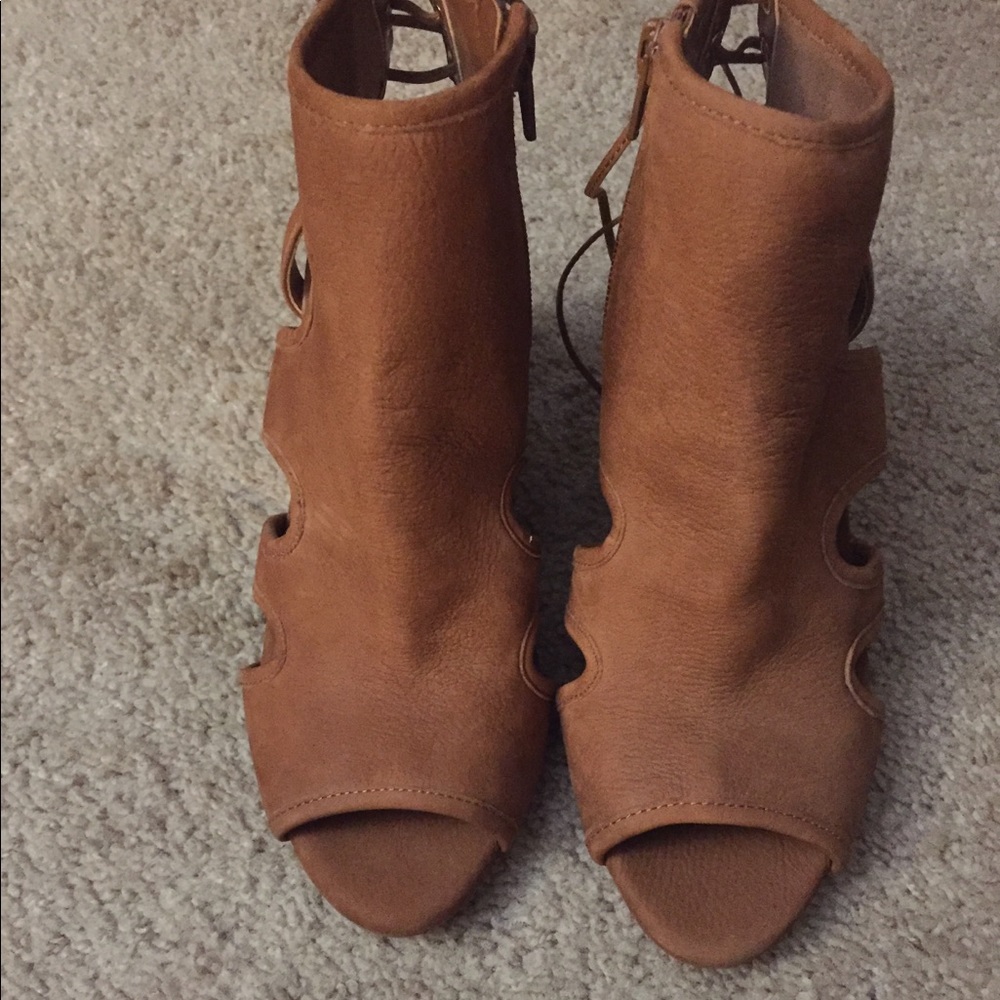 Gianni Bini wedge sandals Size 7.5